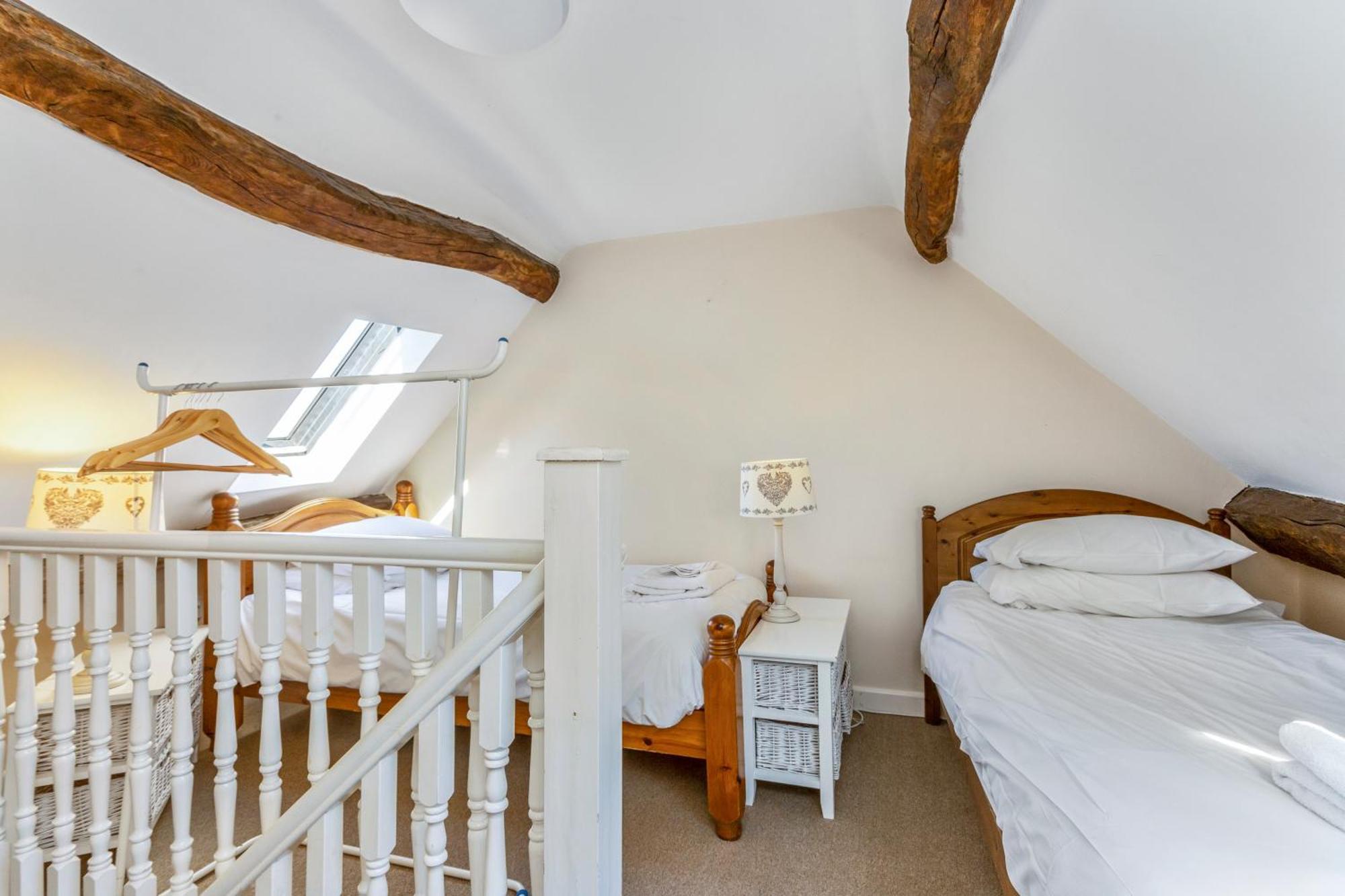 Bridge Farm Holiday Cottages Honeybourne Room photo