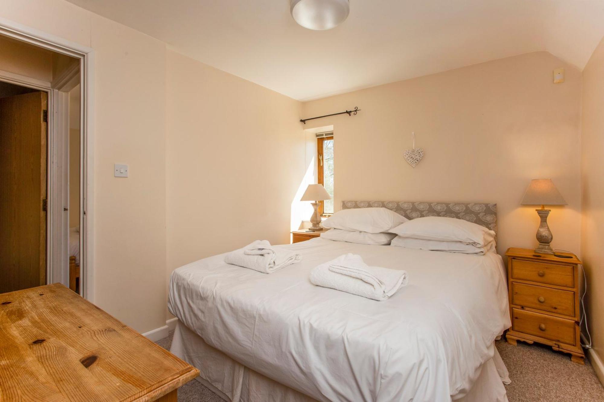 Bridge Farm Holiday Cottages Honeybourne Room photo