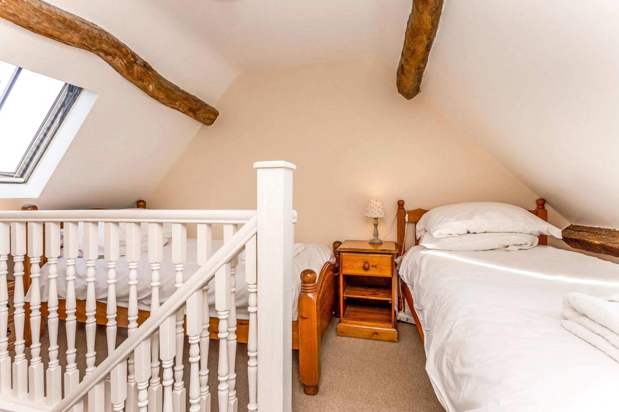 Bridge Farm Holiday Cottages Honeybourne Room photo