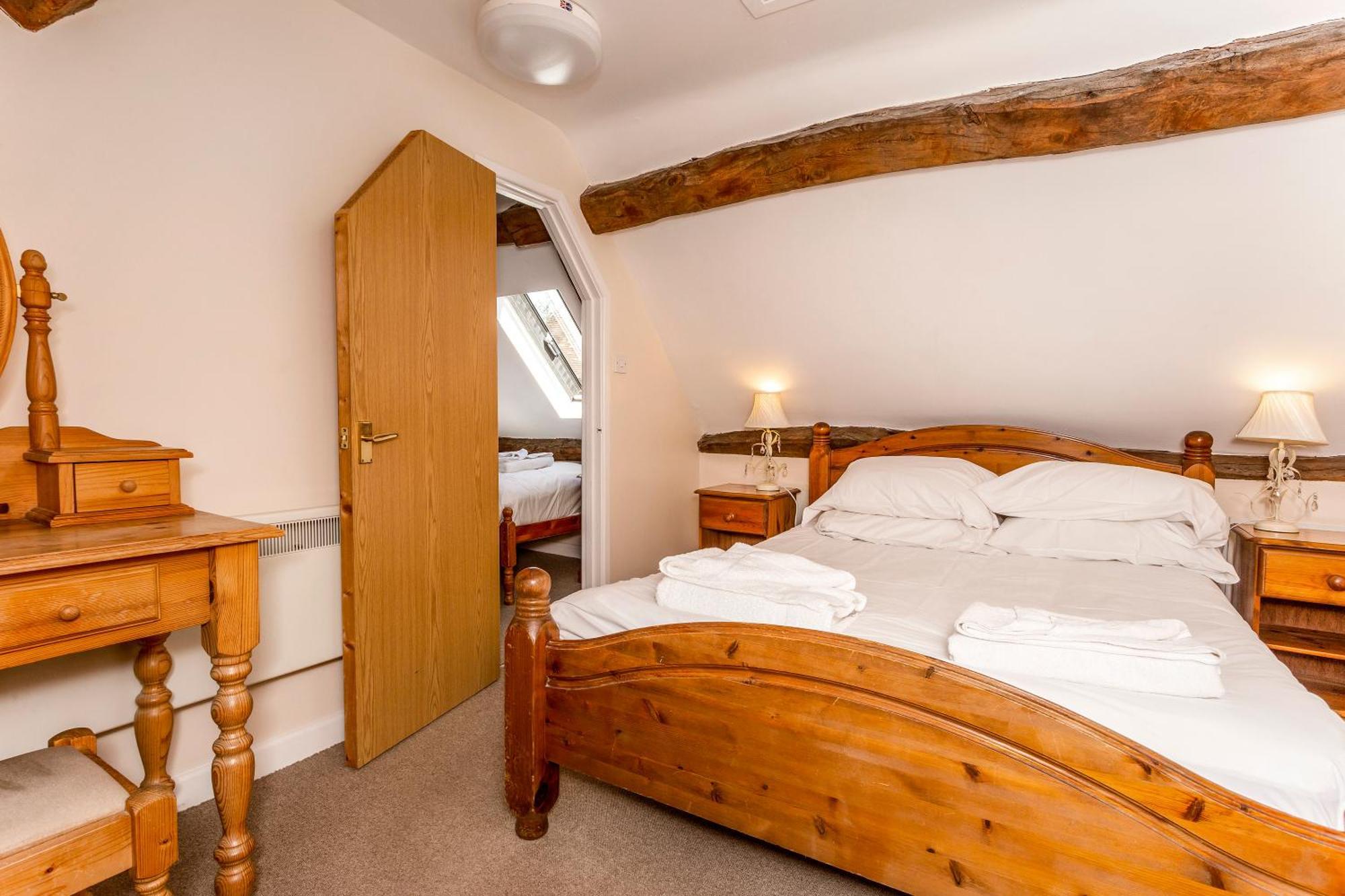 Bridge Farm Holiday Cottages Honeybourne Room photo